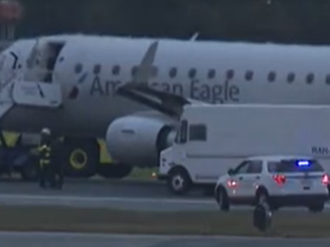 Avião com 71 passageiros estoura pneus ao pousar nos EUA