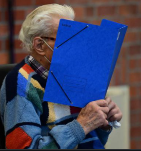 “Sou inocente”, diz à Justiça alemão de 100 anos acusado de crimes nazistas