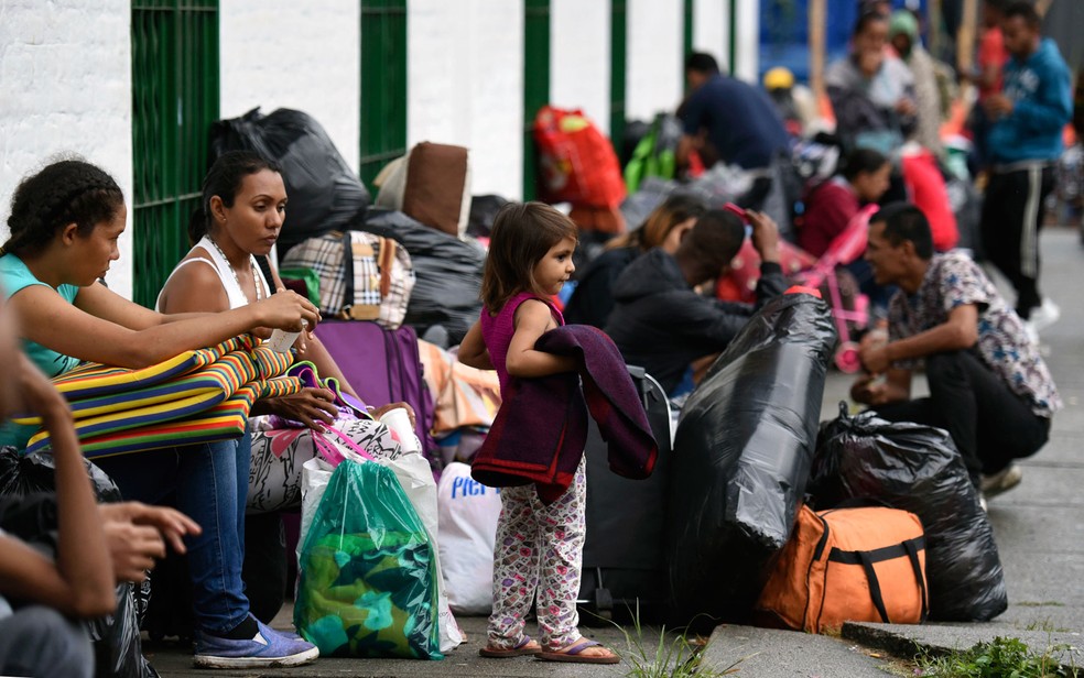 O número de migrantes venezuelanos na América Latina aumentará para 8,9 milhões em 2022